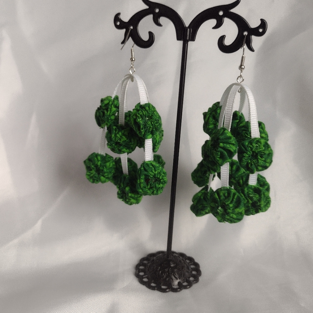 Hand Sewn SmallGreen Yoyo Quilt Inspired ( 12 Pieces Back To Back)Hoop Earrings